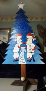 lot 2 image: Twins Christmas Tree