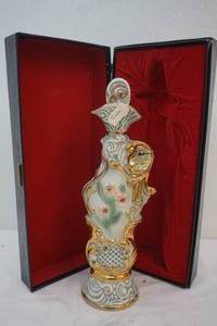 lot 15 image: Jim Beam decanter
