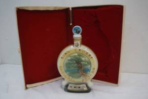 lot 17 image: Jim Beam decanter