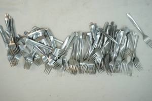 lot 32 image: flatware