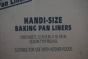 lot 43 image: baking pan liners, pan liners