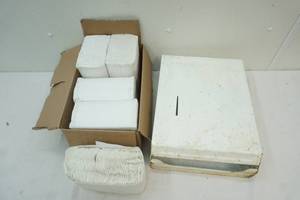 lot 70 image: paper despenser , napkins