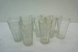 lot 95 image: glass tall glasses