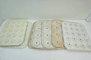 lot 101 image: glass and cup trays