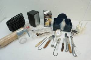 lot 109 image: kitchen untinsils