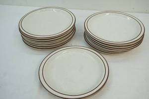 lot 114 image: dinner plates