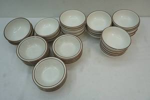 lot 116 image: soup salad bowls