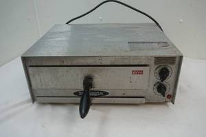 lot 140 image: Biaggia pizza oven