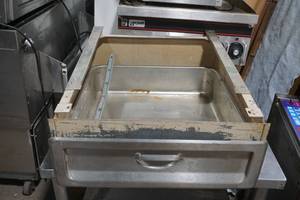 lot 181 image: drawer