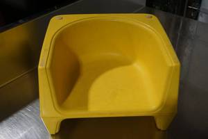 lot 186 image: booster seat