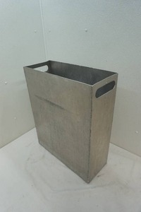 lot 187 image: metal bin