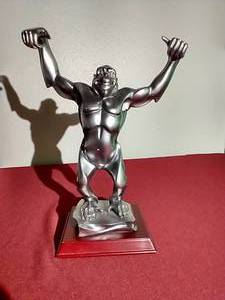 lot 11 image: King Kong Statue - Heavy
