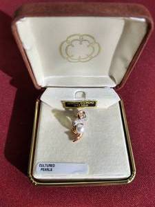 lot 72 image: Vintage Pendant - 14k With Cultured Pearl & Diamond