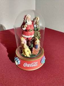 lot 110 image: Coca-Cola Santa Claus Decorative Figurine
