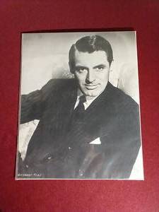 lot 117 image: Vintage Cary Grant Picture
