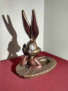 lot 119 image: Rare 1997 Austin Bugs Bunny Sculpture - Elmers Gone