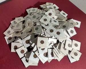 lot 123 image: 250 Wheat Pennies in 2x2 Sleeves