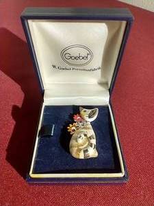 lot 131 image: Goebel Rosina Wachtmeister Cat Brooch