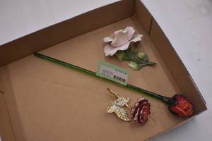 3 Roses figures