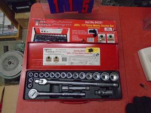 lot 115 image: New 12 T & E 29 piece socket set. As shown.