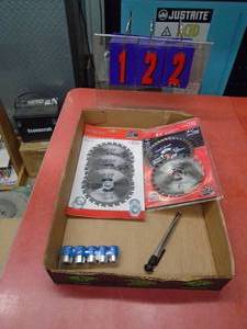 lot 122 image: Flat of tools. As shown.