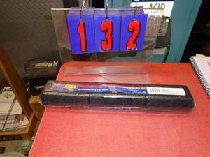 lot 132 image: Gearhead 38 ft lb torque wrench. As shown.