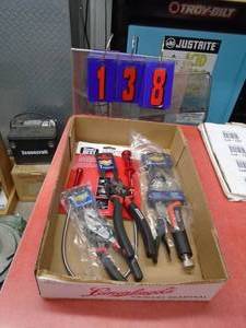 lot 138 image: Flat of tools. As shown.