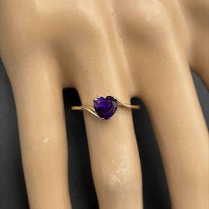 Sweet Heart-Shaped Simulated Purple Stone Bypass Ring in Yellow Gold