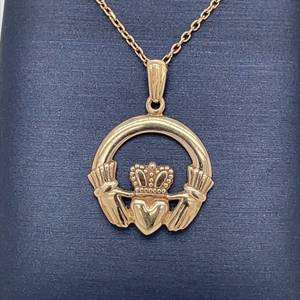 Irish Claddagh Pendant Estate Necklace in 14k Yellow Gold