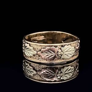 Unisex Black Hills Gold Diamond Cut Hammered Band Ring in Tri-Color Gold