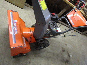 lot 8 image: Husqvarna Snowblower