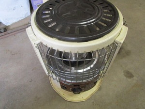 lot 21 image: Aladdin Kerosene Heater