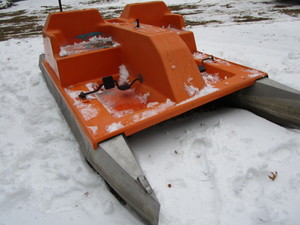 lot 7 image: Paddle Boat