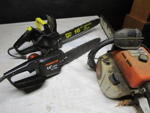 lot 80 image: Electric Chainsaws