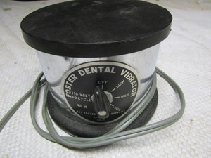 lot 83 image: Dental Vibrator