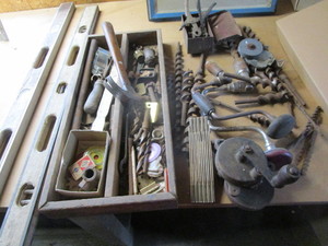 lot 98 image: Vintage Levels, Grinder, Shoulder Brace