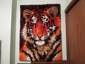 lot 121 image: Latch Hook Tiger Rug