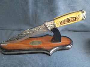 Collector Knife - Wolf