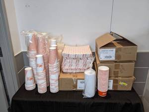 lot 43 image: Commercial Soda Pop Cups With Lids, Soup Cups With Lids, and Paper Liners