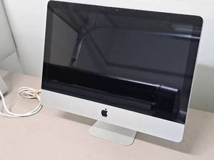 lot 1557 image: Apple A1311 iMac 21 PC with Cables