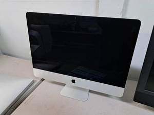 lot 1562 image: Apple A1418 iMac 21 PC
