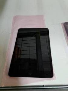 lot 1633 image: Apple A1432 8 iPad Mini (for parts only)