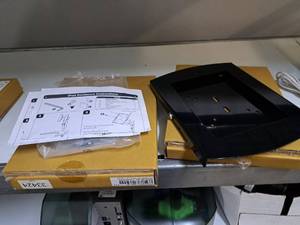 lot 1662 image: Lot of (2) Displays2Go iPad Enclosures