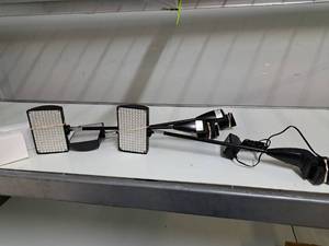 lot 1664 image: Lot of (3) Exhibitree SL-2001-156L 12VDC 1.5A 18W LED Display Lights