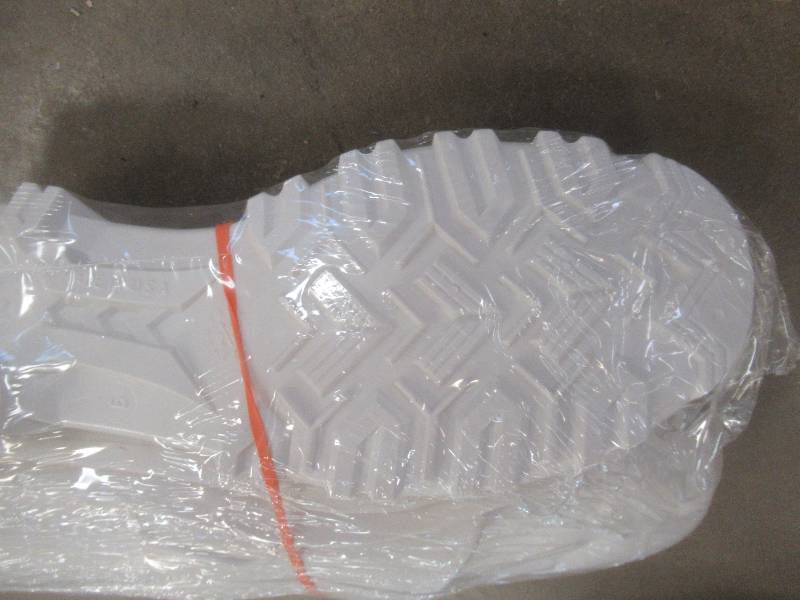 lot 198 image: Unbranded PVC White Boots Size 9