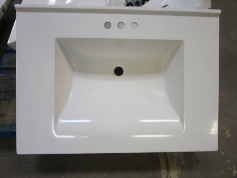 lot 444 image: Pallet of Vanity Tops - 30 in x 22 in - 4 in Faucet Spread (SLIGHTLY SCRATCHED & DENT, ONE IS CRACKED, SEE PHOTOS)