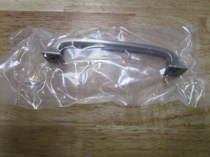 lot 507 image: Essentials Lombard 4 in. (102mm) Center-to-Center Satin Nickel Drawer Pull (10-Pack)