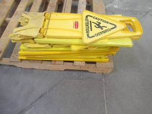lot 233 image: Miscellaneous Caution Signs in English and Spanish, Used in Warehouse - SOLD AS IS