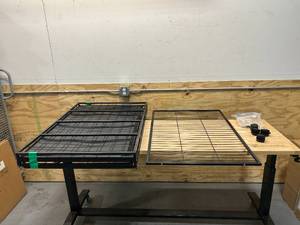 lot 82 image: Amazon Basics Heavy Duty Stackable Pet Kennel with Tray