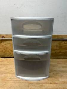 lot 48 image: Plastic Storage Cabinet